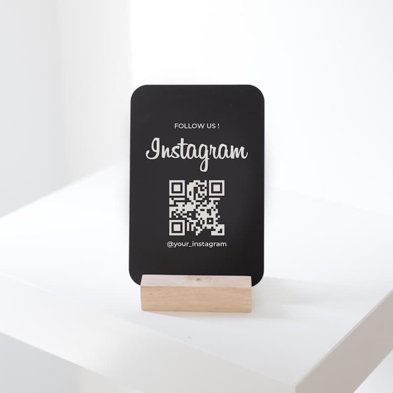 Instagram Stand